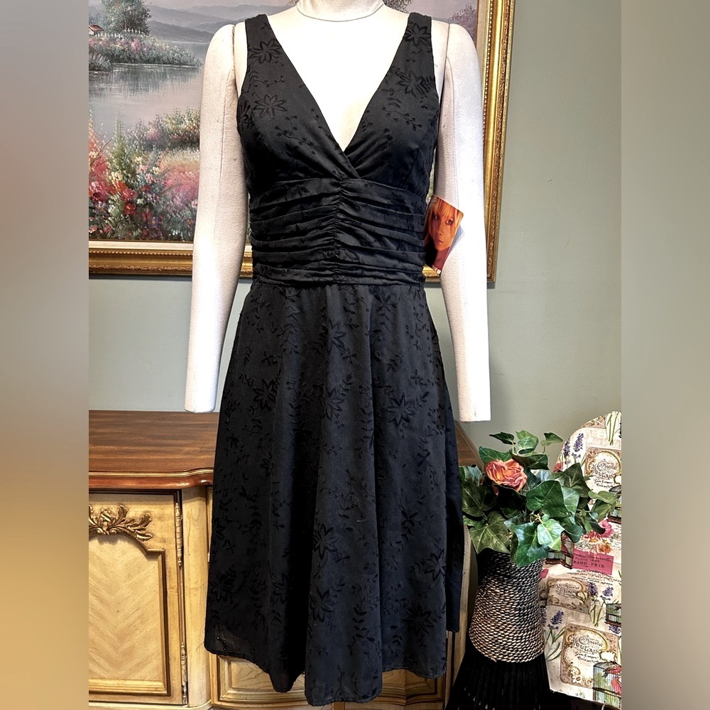 Lucy Love Black Sleeveless Pleated Floral Eyelet Embroidered Lace Dress NEW NWT